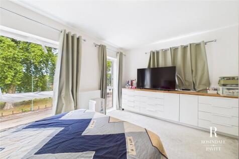 Main Bed