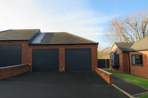 Garage (right)