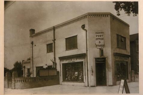 Old Picture of 41 Pier Avenue