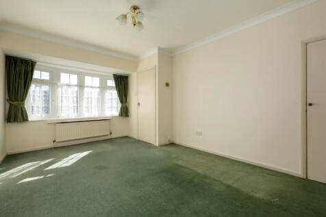 Sitting Room / Dining Room
