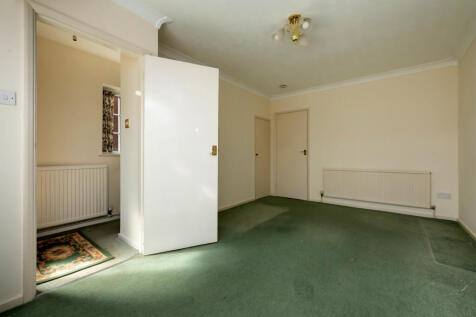 Sitting Room / Dining Room