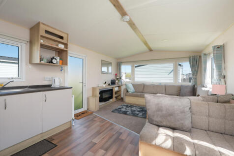 Living/Dining Area