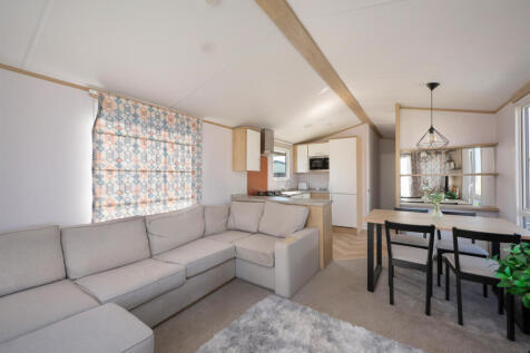 Dining/Kitchen Area