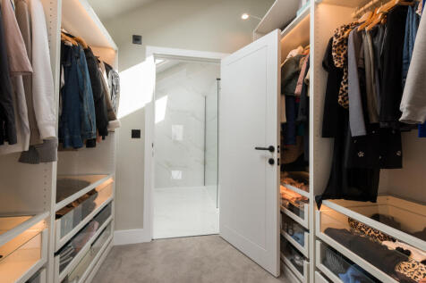 Walk-in Wardrobe
