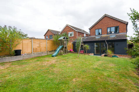 Rear Garden 2.jpeg
