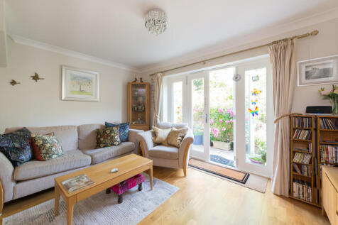 Sitting Room / Dining Room