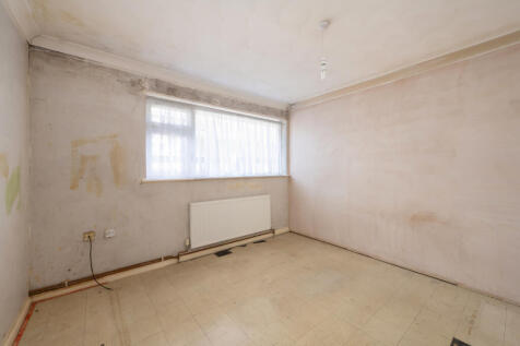 Bedroom / Dining Room