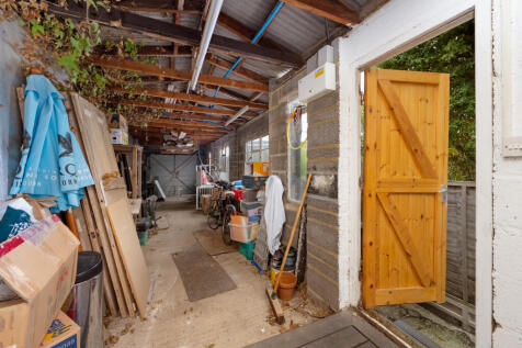 Garage / Workshop