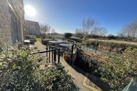 Communal Garden Terrace