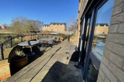 Communal Garden Terrace