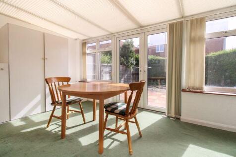 Conservatory/Dining room