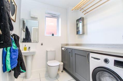 Cloakroom/Utility Room