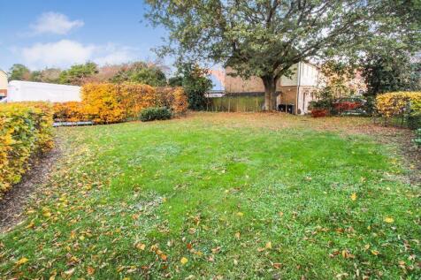 Green To Front Of Property