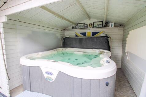 Hot Tub / Pool House