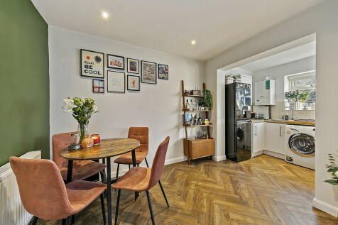 2, 263 Uxbridge R...