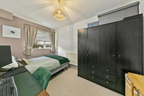 2, 263 Uxbridge R...