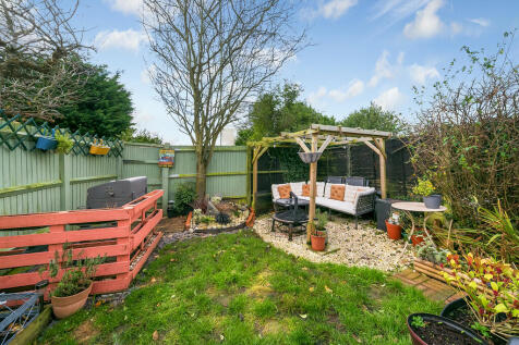 2, 263 Uxbridge R...
