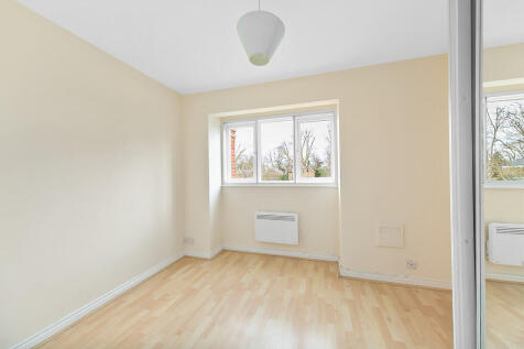 96 Riverside Cour...