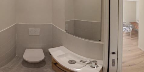 11.Toilet