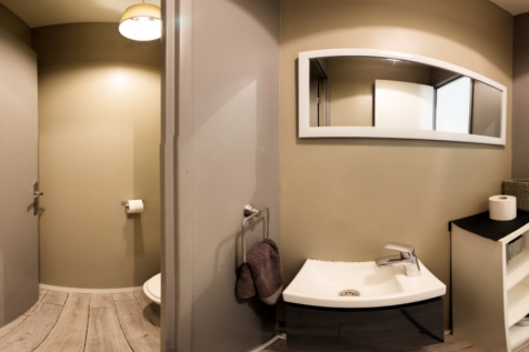3.Toilet
