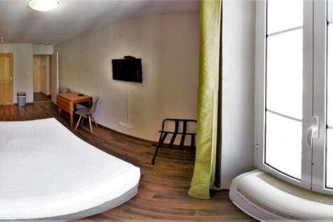 8.Studio night area