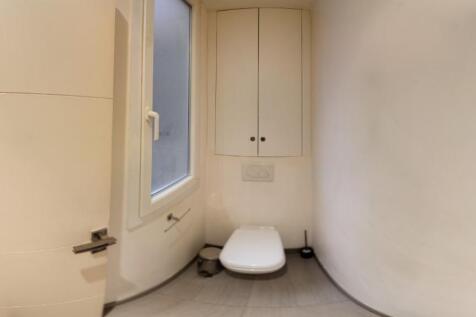 6.Toilet