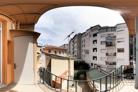 4.Balcony