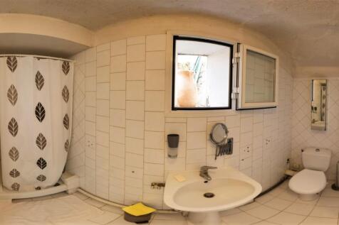 13.Bathroom2