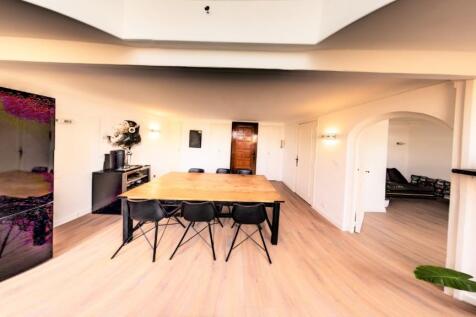 3.Dining