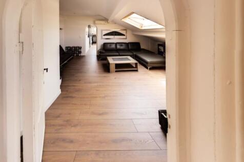 5.Living entrance