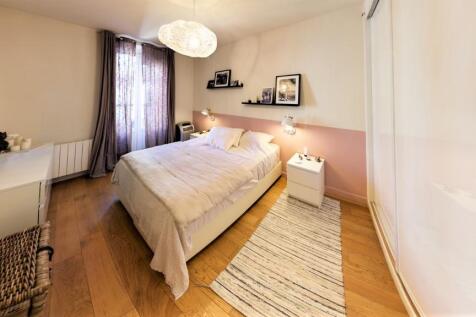 8.Bedroom1