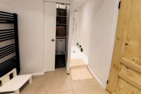 11.Laundry room
