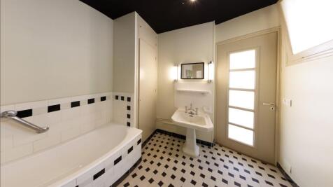 7.Bathroom