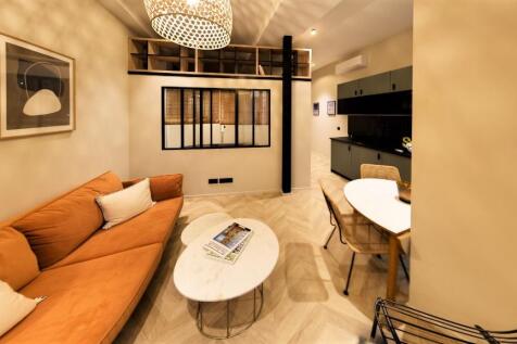 4.Living window