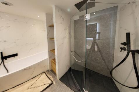20.Bathroom1