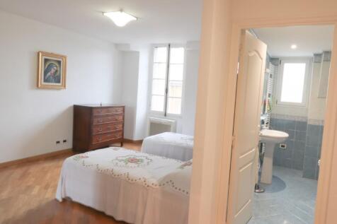 En suite bedroom2