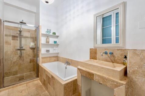 10.Bathroom1