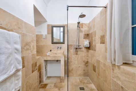 11.Bathroom2