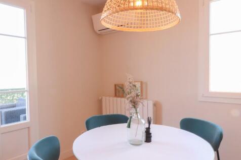 13.Dining table