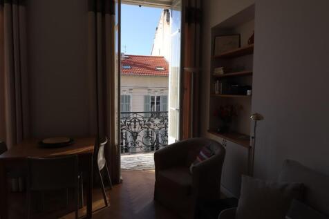 7.Balcony 