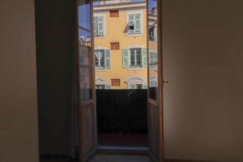 4.Balcony