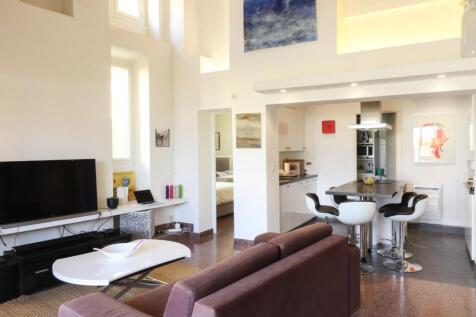 6.Living and kitchen