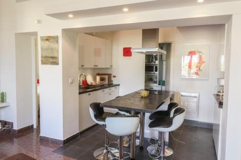 13.Kitchen