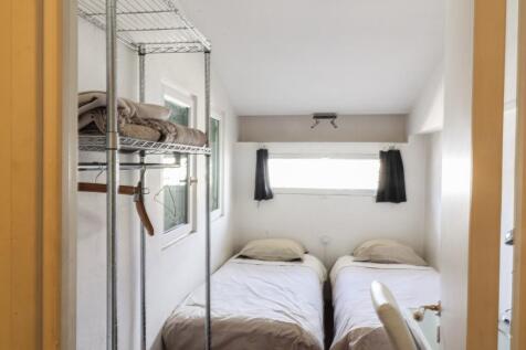 19.Bedroom2