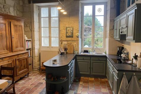 Property Image 4