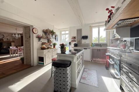 Property Image 4
