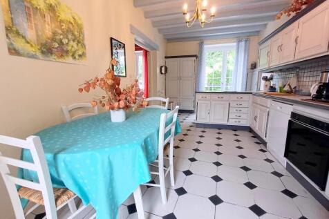 Property Image 4