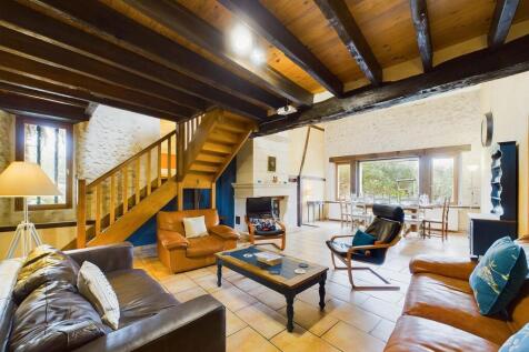 Property Image 4