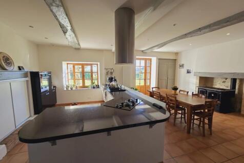 Property Image 4