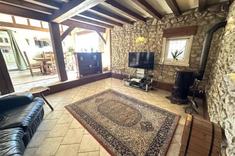 Property Image 4